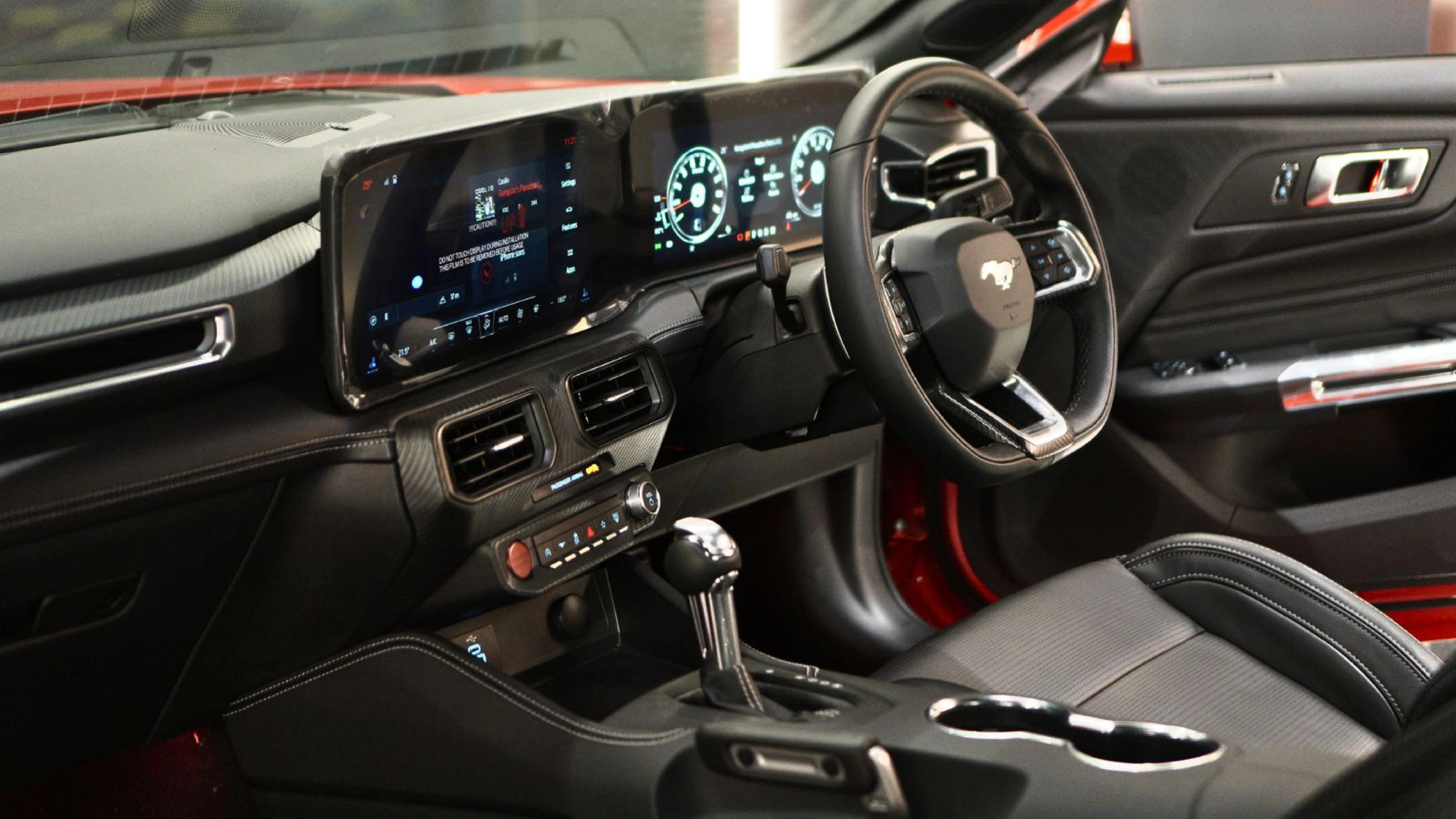 FORD MUSTANG 5.0 GT COUPE view 6