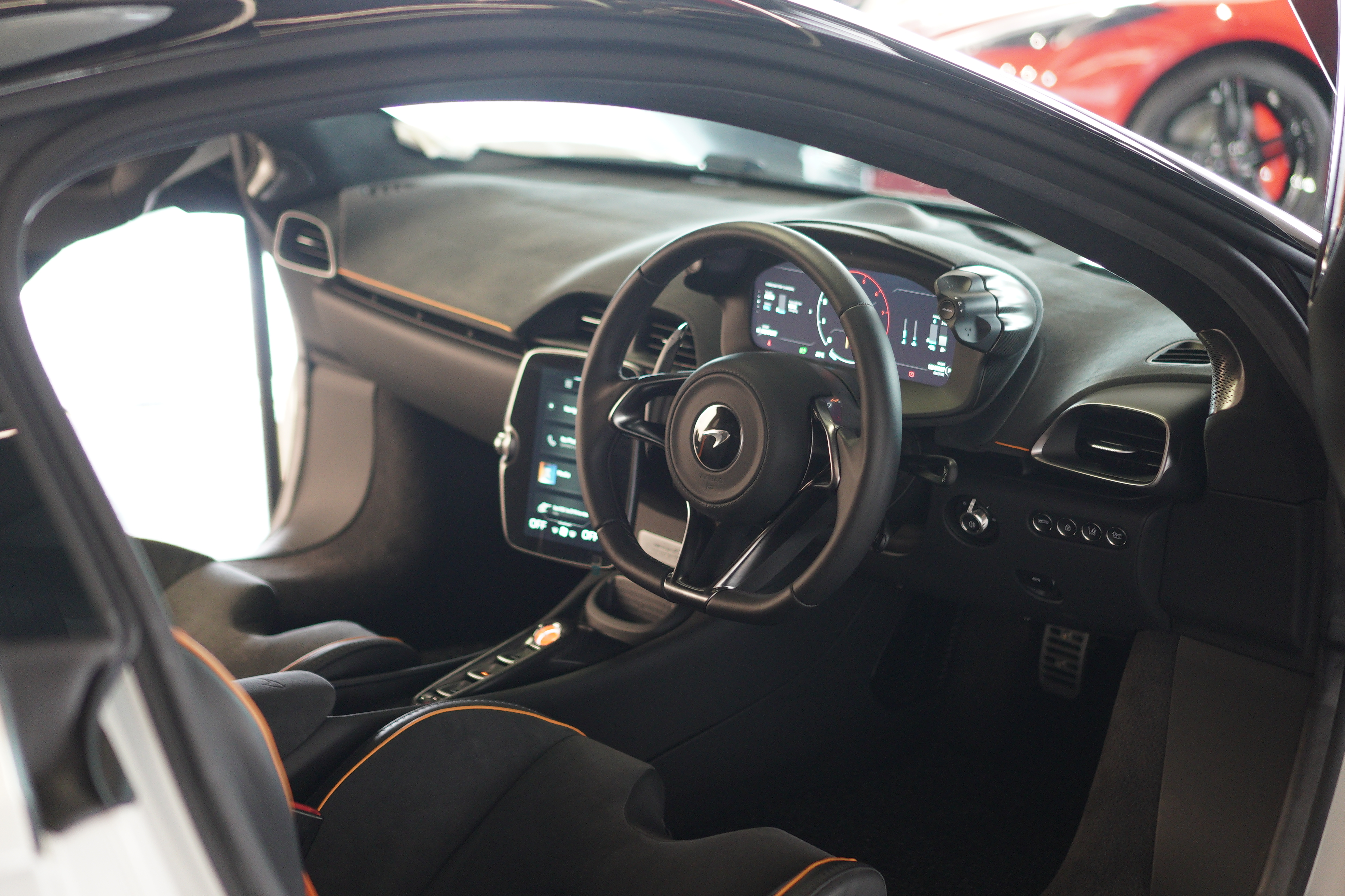 MCLAREN ARTURA view 5