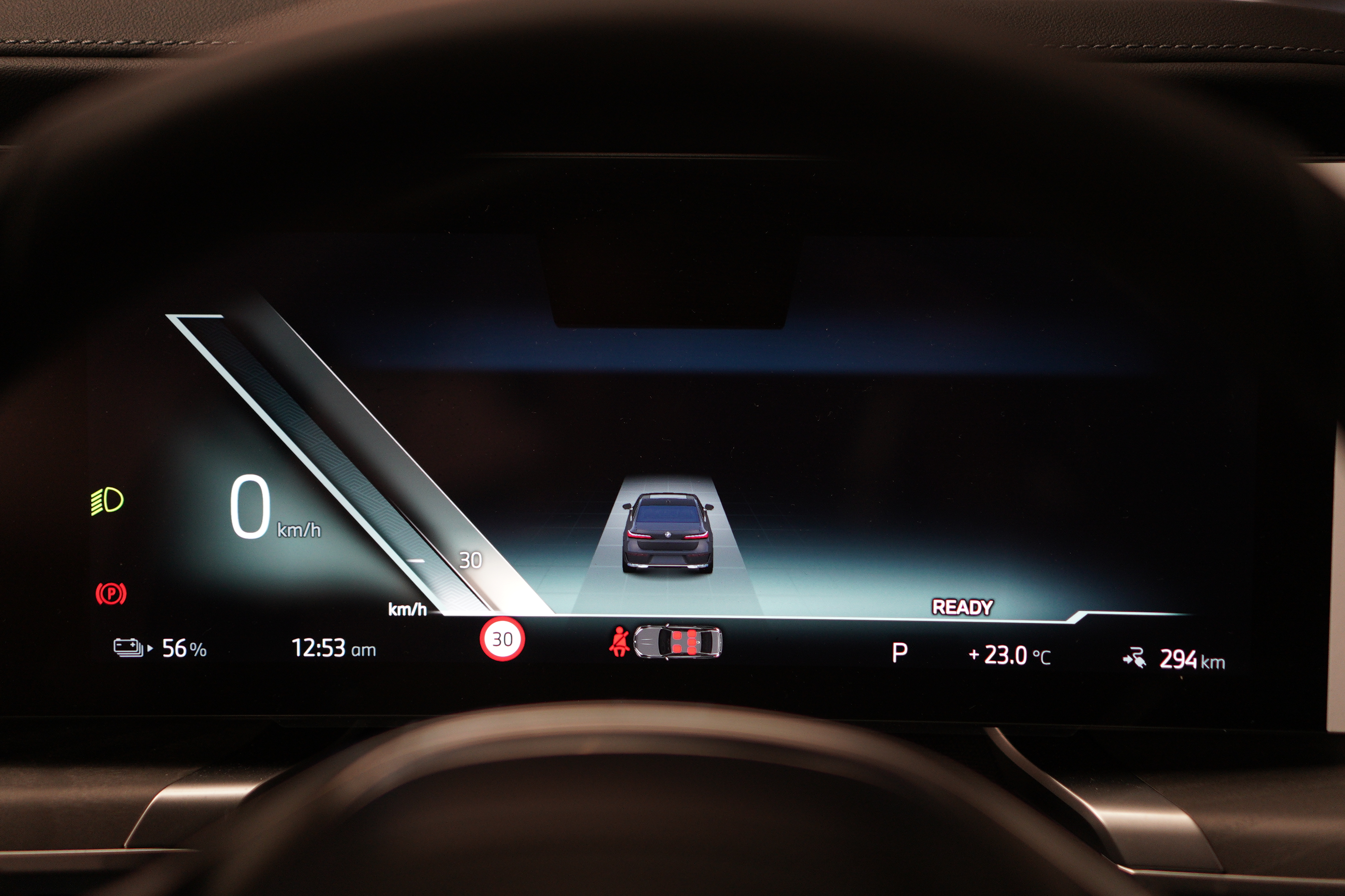 BMW i7 XDRIVE60 view 5