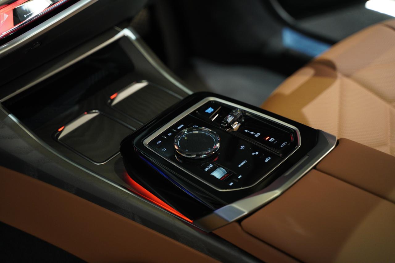BMW EDRIVE50 PINNACLE view 10