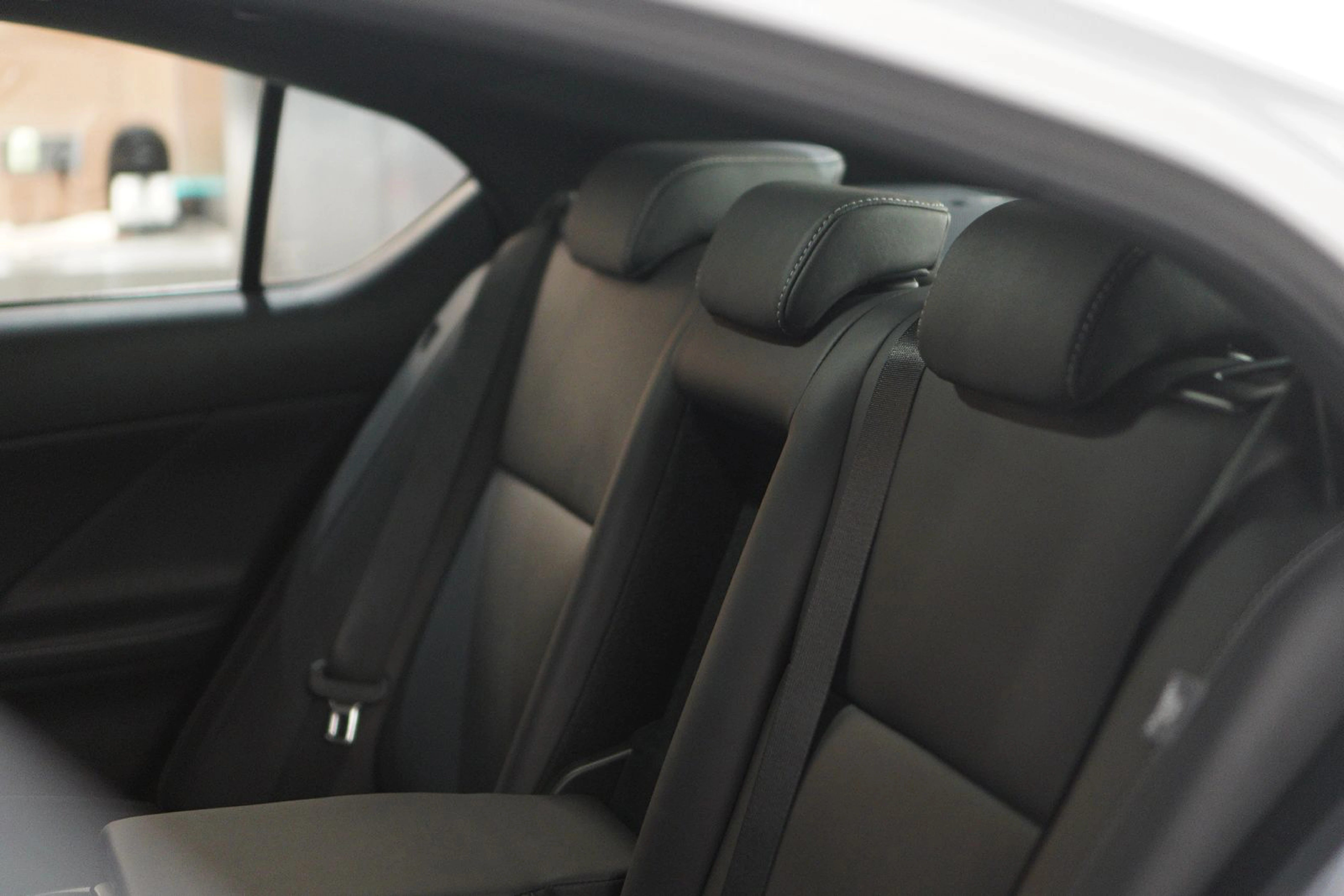 LEXUS IS 300H EXECUTIVE view 9