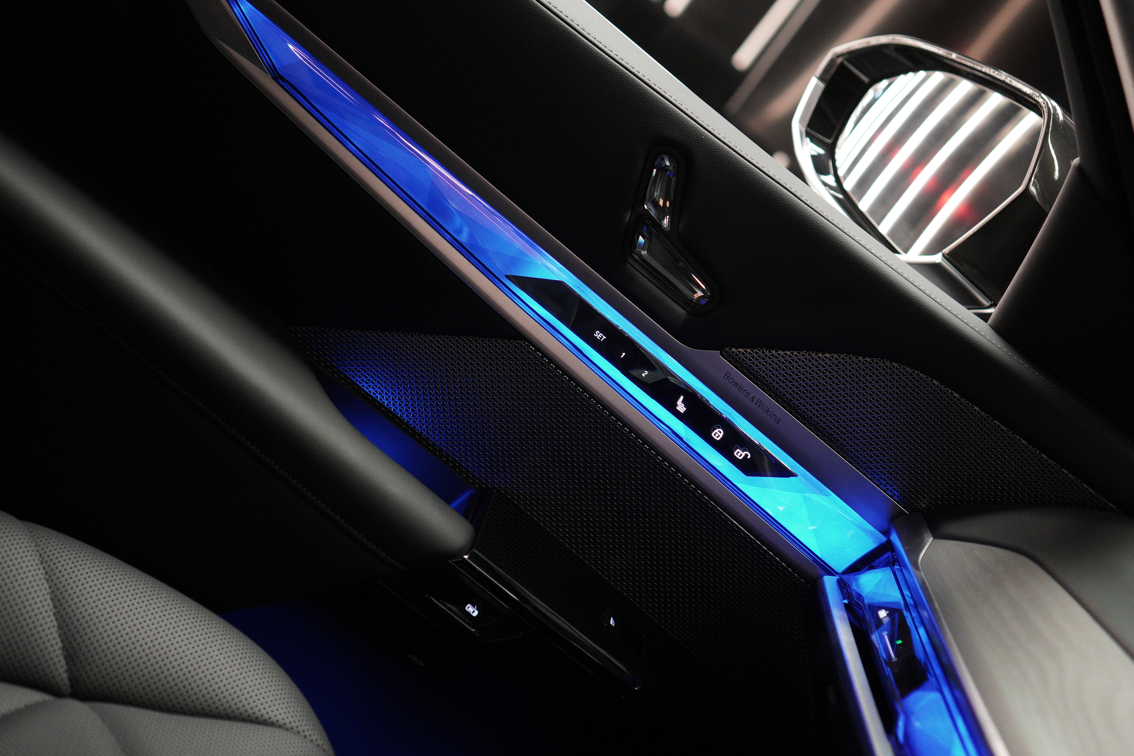 BMW i7 XDRIVE60 view 10
