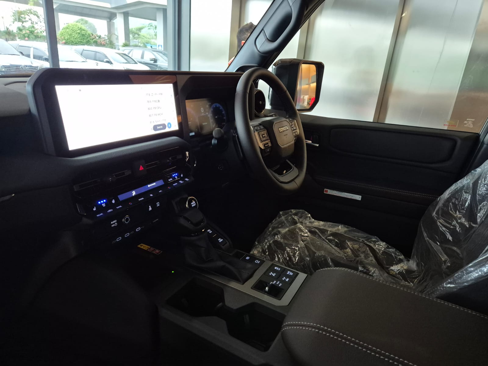 TOYOTA LAND CRUISER 250 ZX view 10