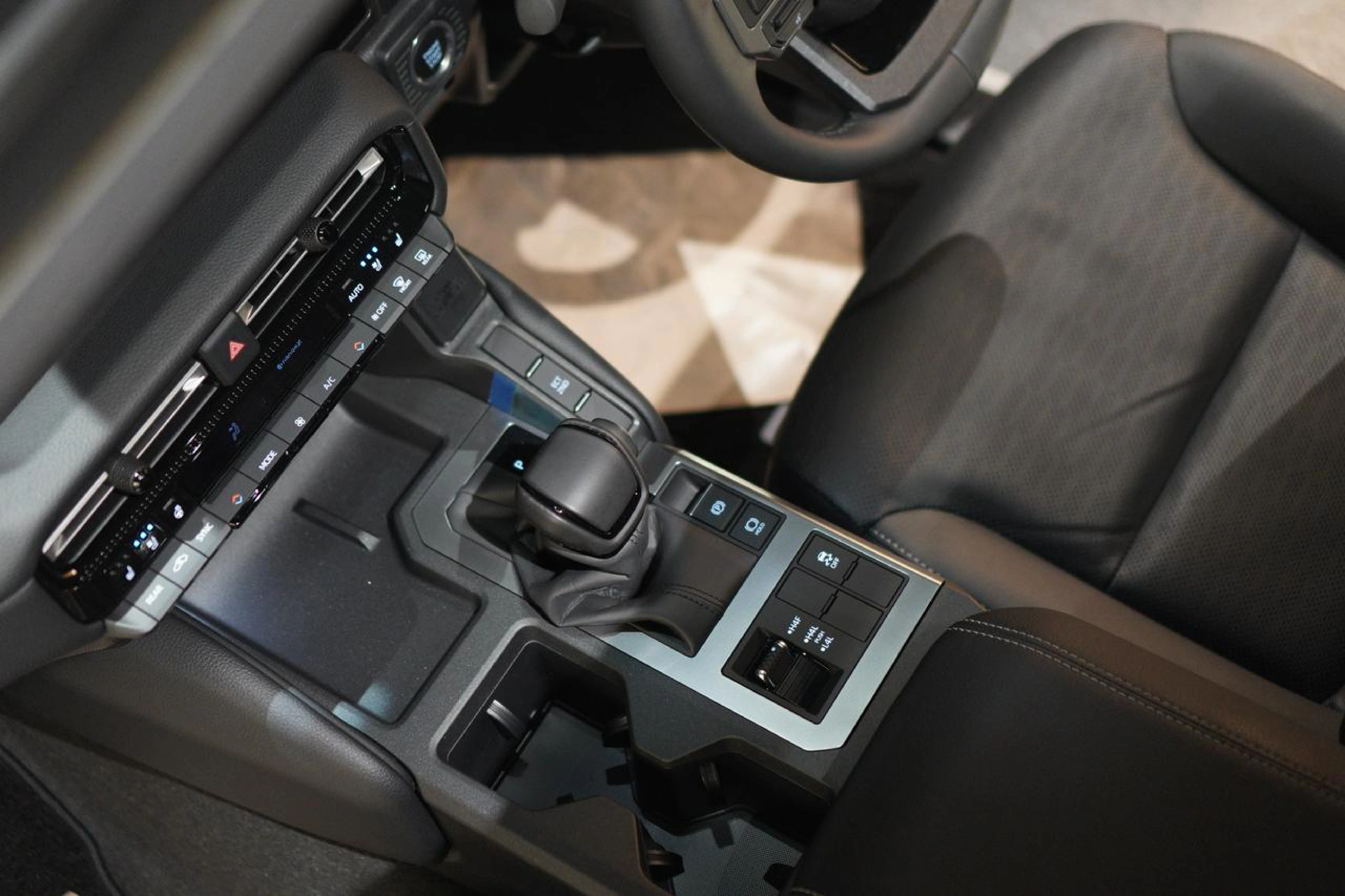 TOYOTA LAND CRUISER 250 VX view 7