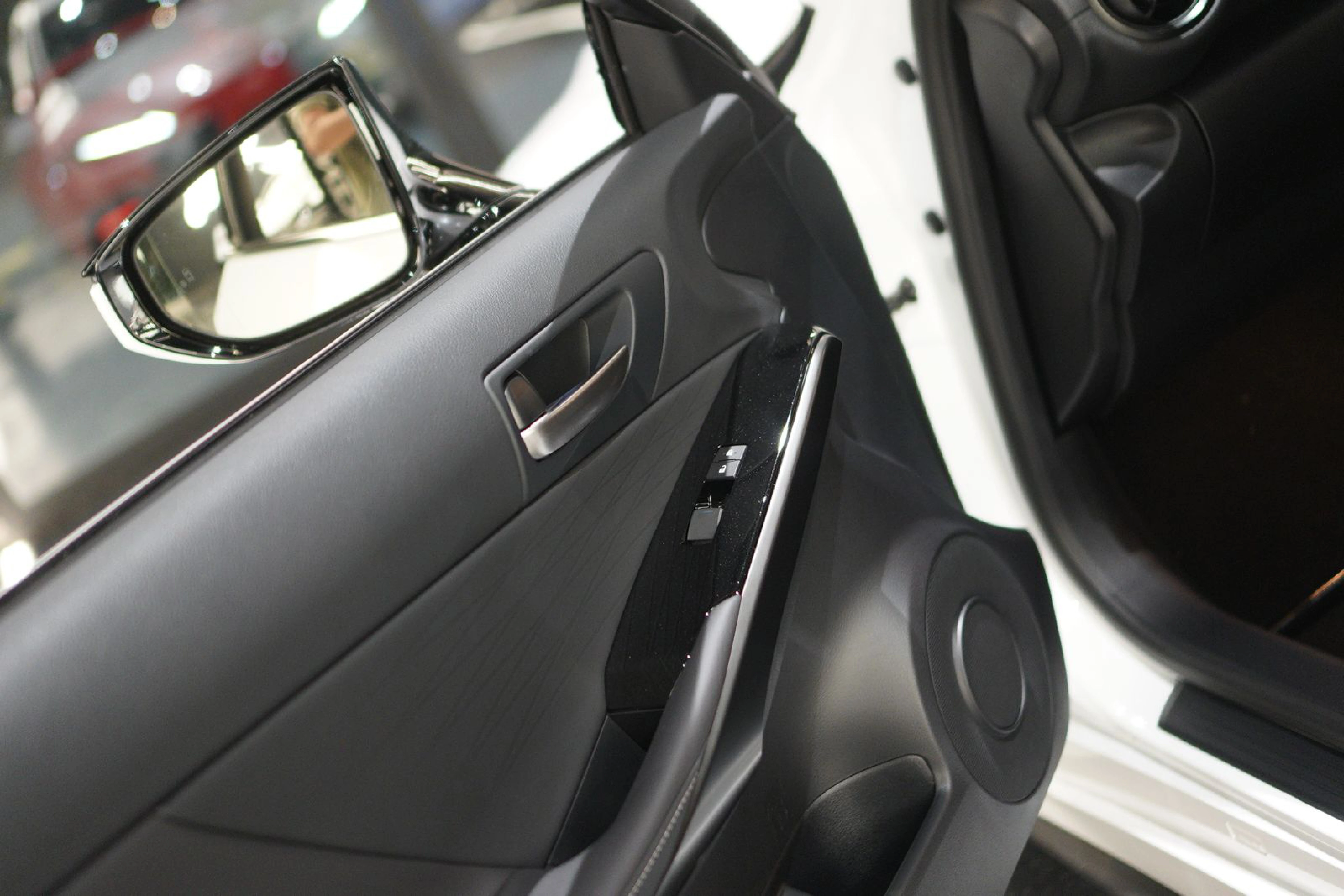 LEXUS IS 300H EXECUTIVE view 10