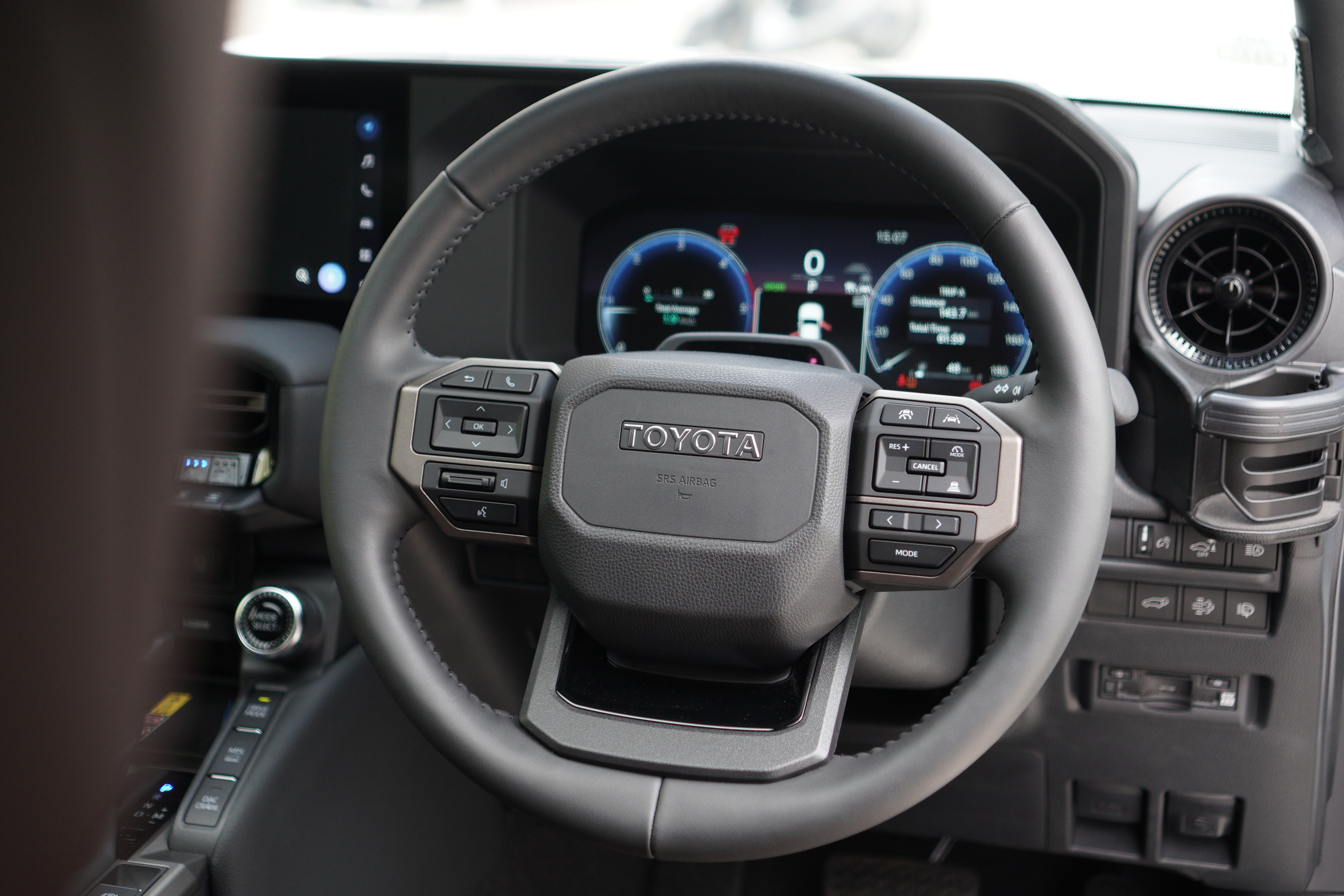 TOYOTA LAND CRUISER 250 ZX FIRST EDITION (MODELISTA) view 24