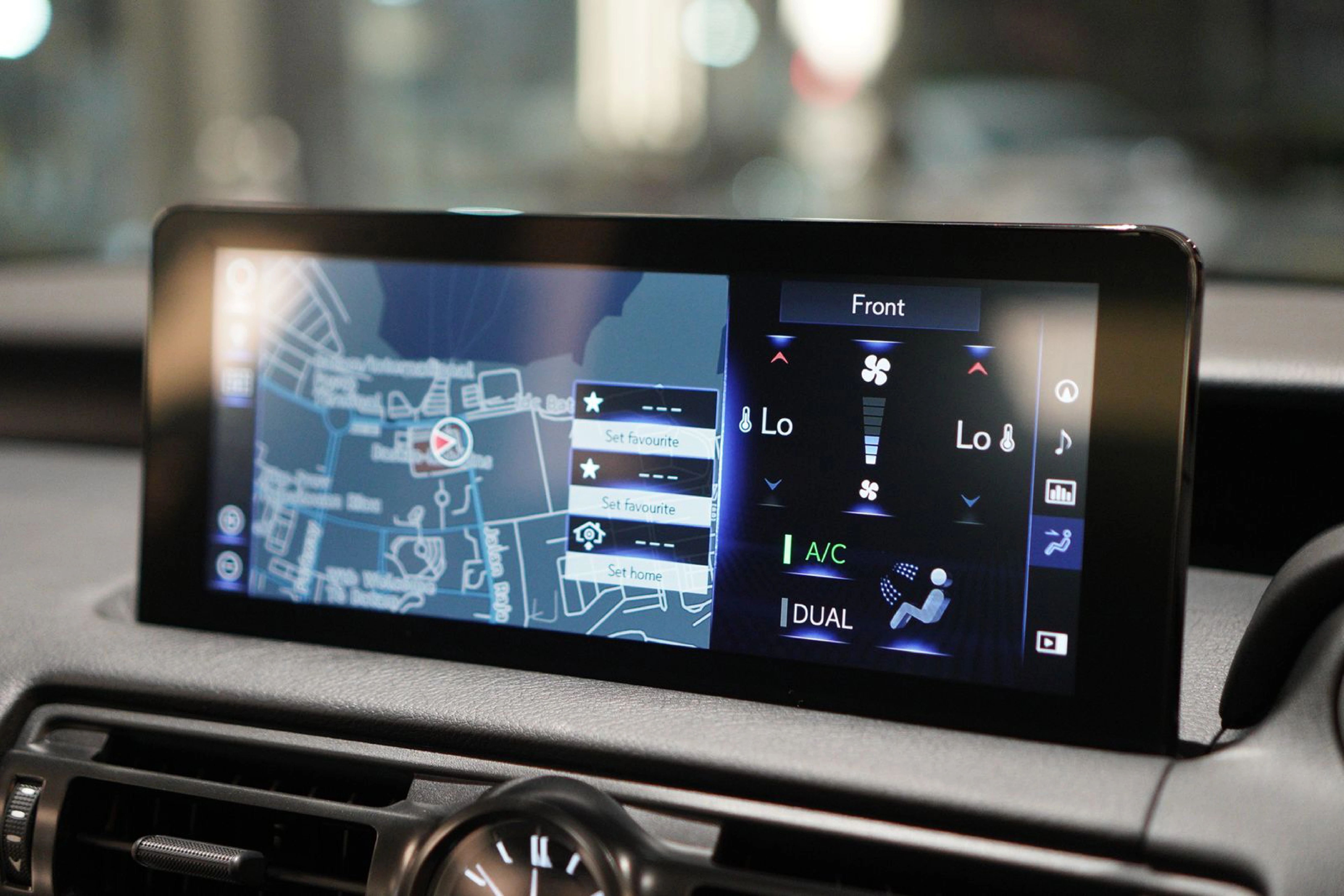 LEXUS IS 300H EXECUTIVE view 6