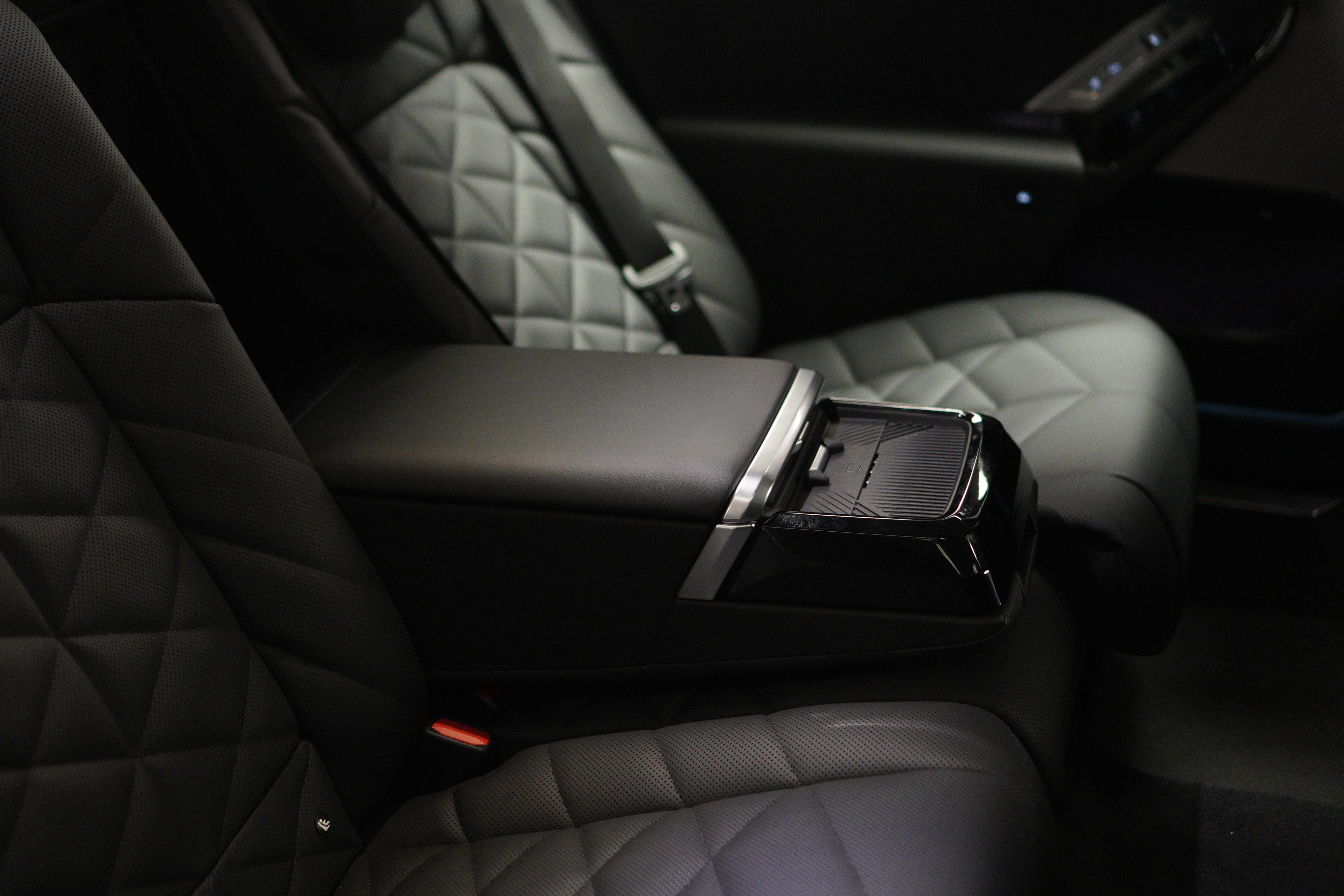 BMW i7 XDRIVE60 view 13