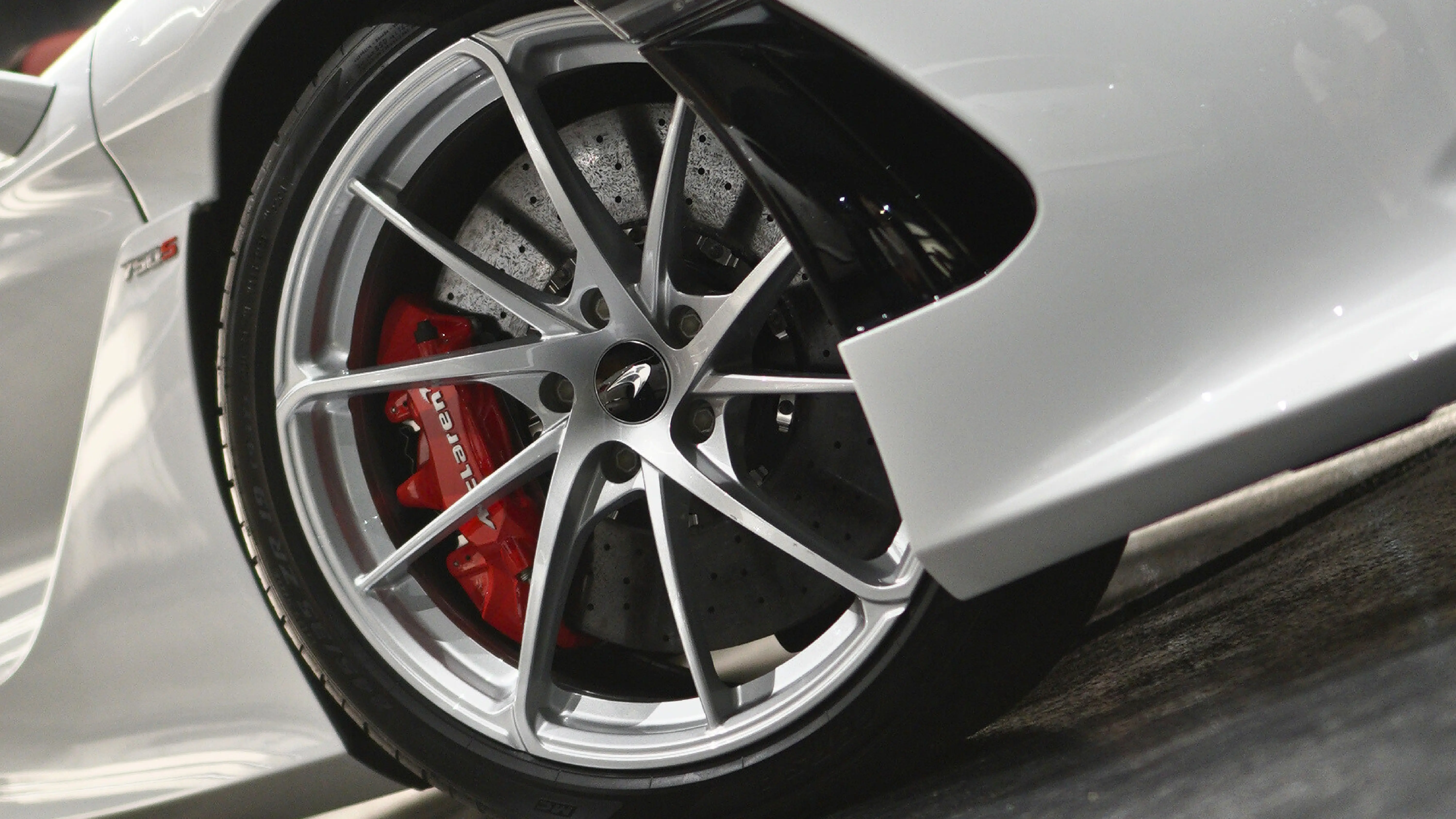 MCLAREN 750S SPIDER view 9