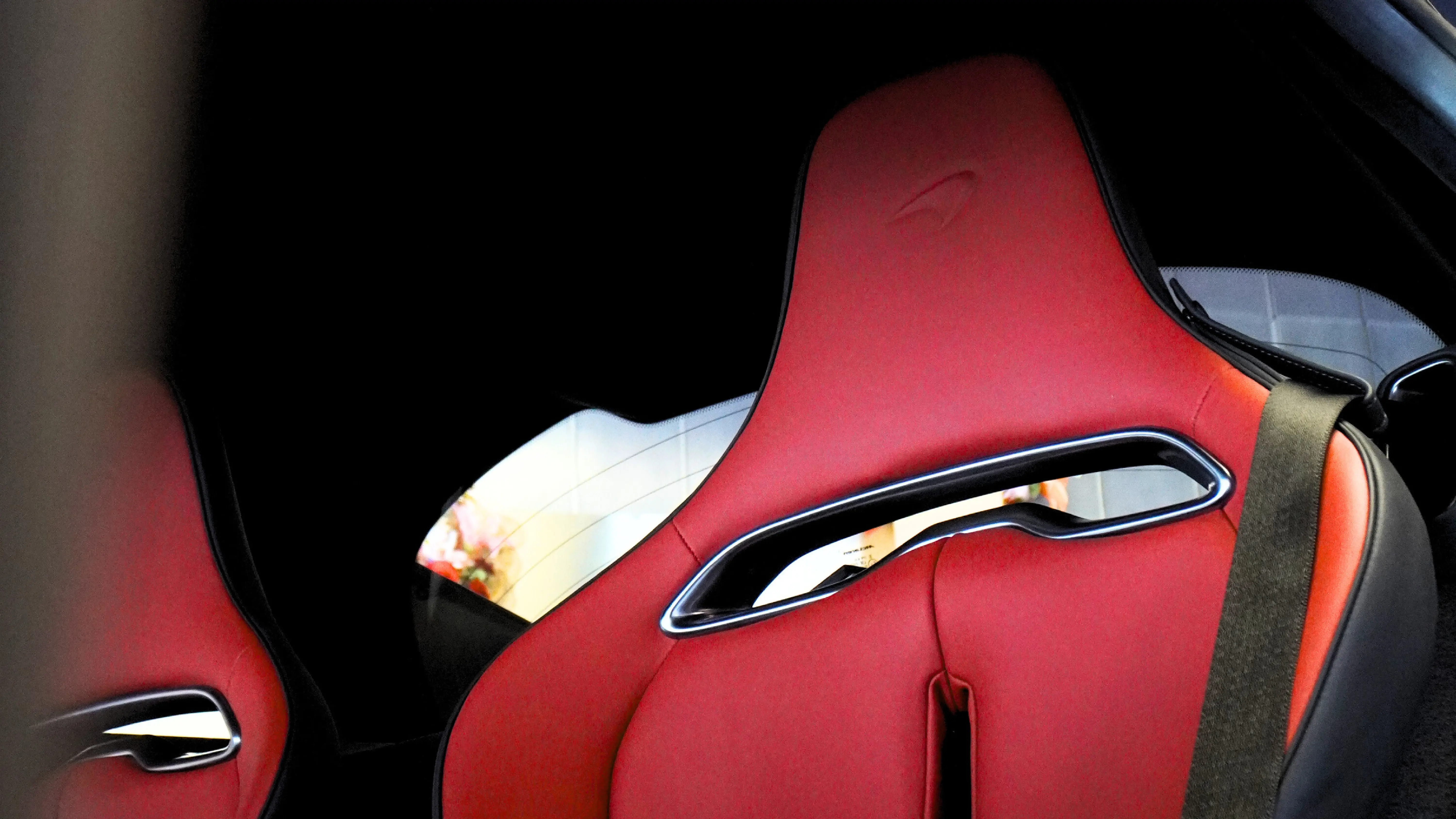 MCLAREN ARTURA view 10