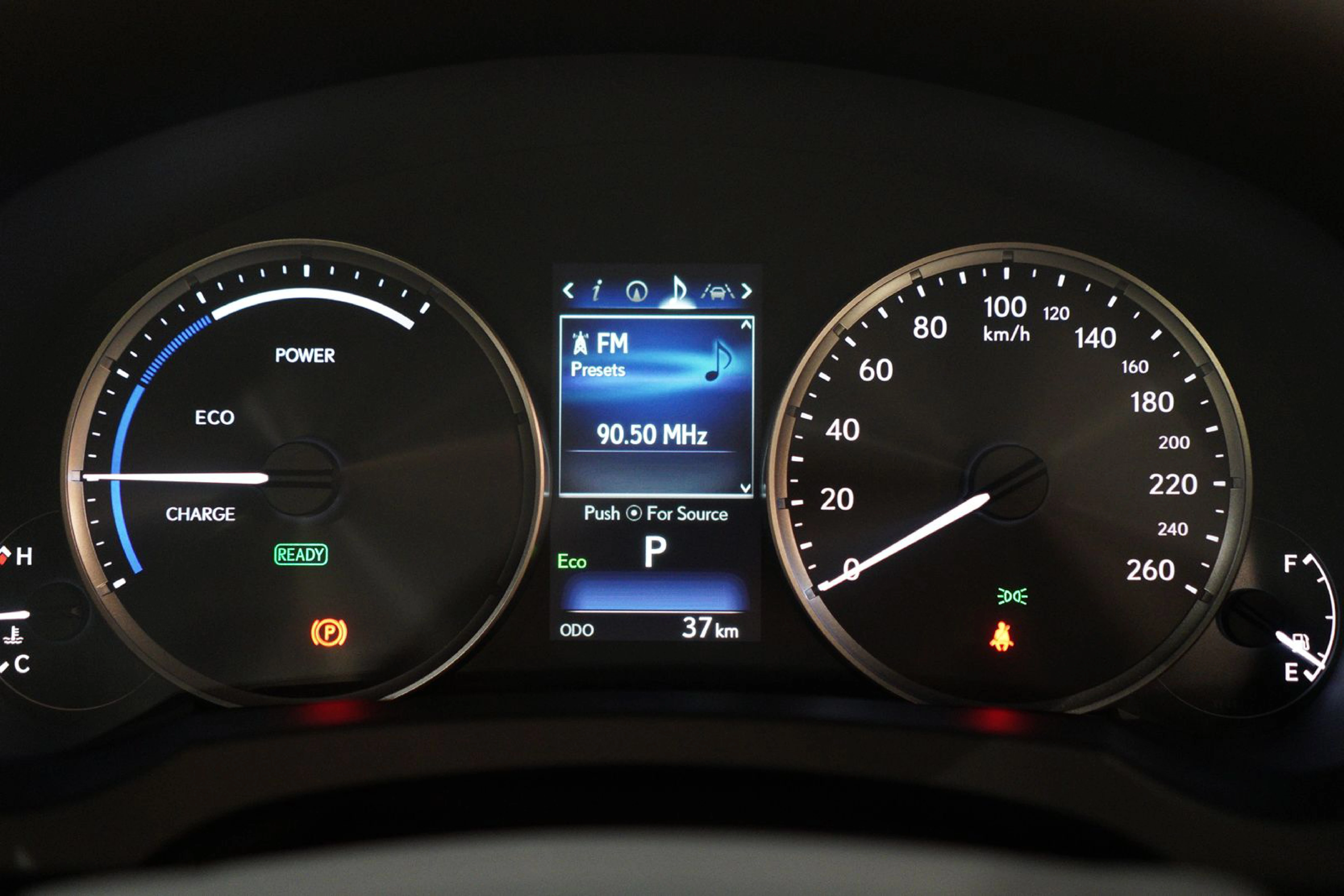LEXUS IS 300H EXECUTIVE view 7
