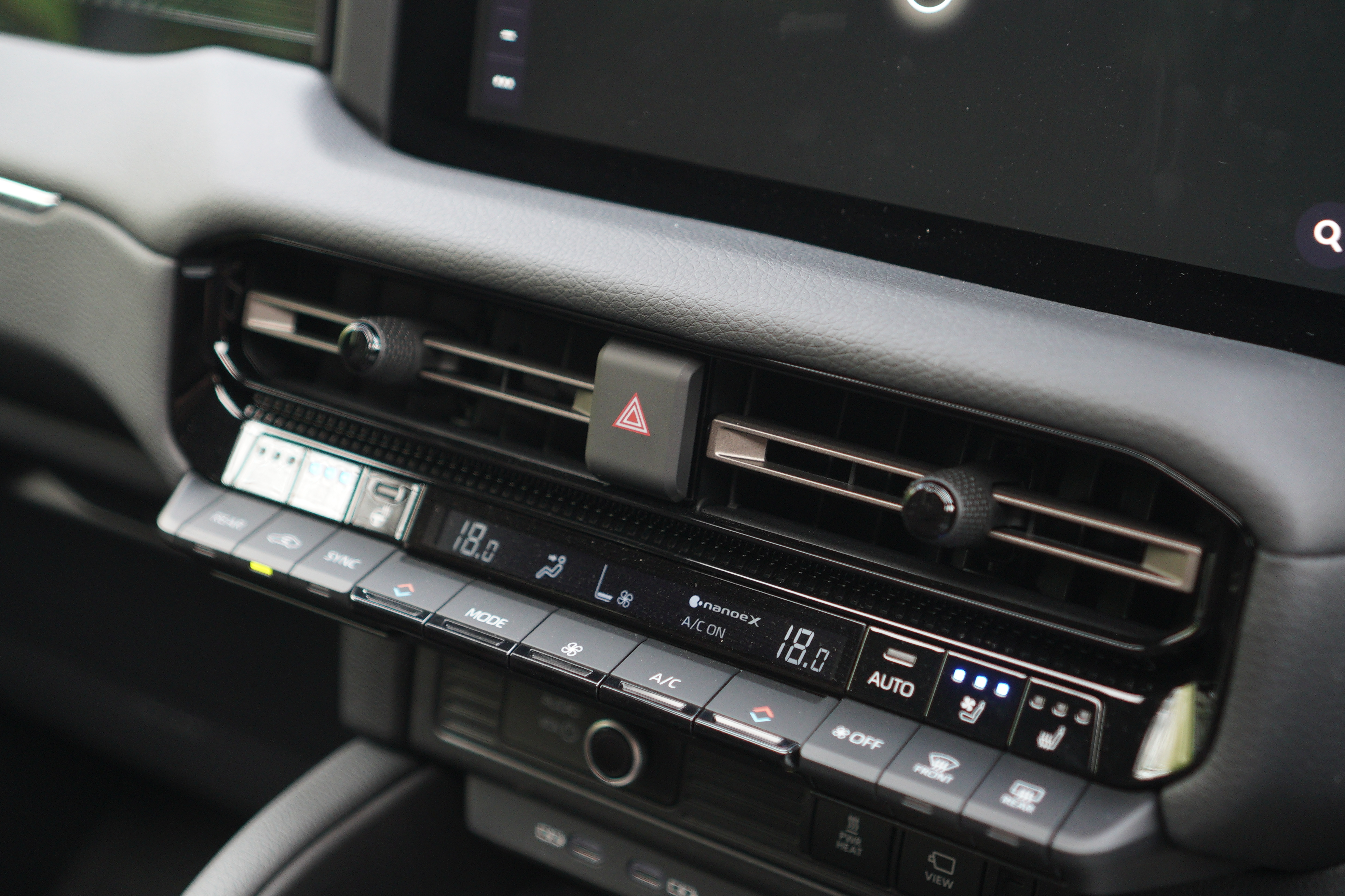 TOYOTA LAND CRUISER 250 ZX FIRST EDITION (MODELISTA) view 6