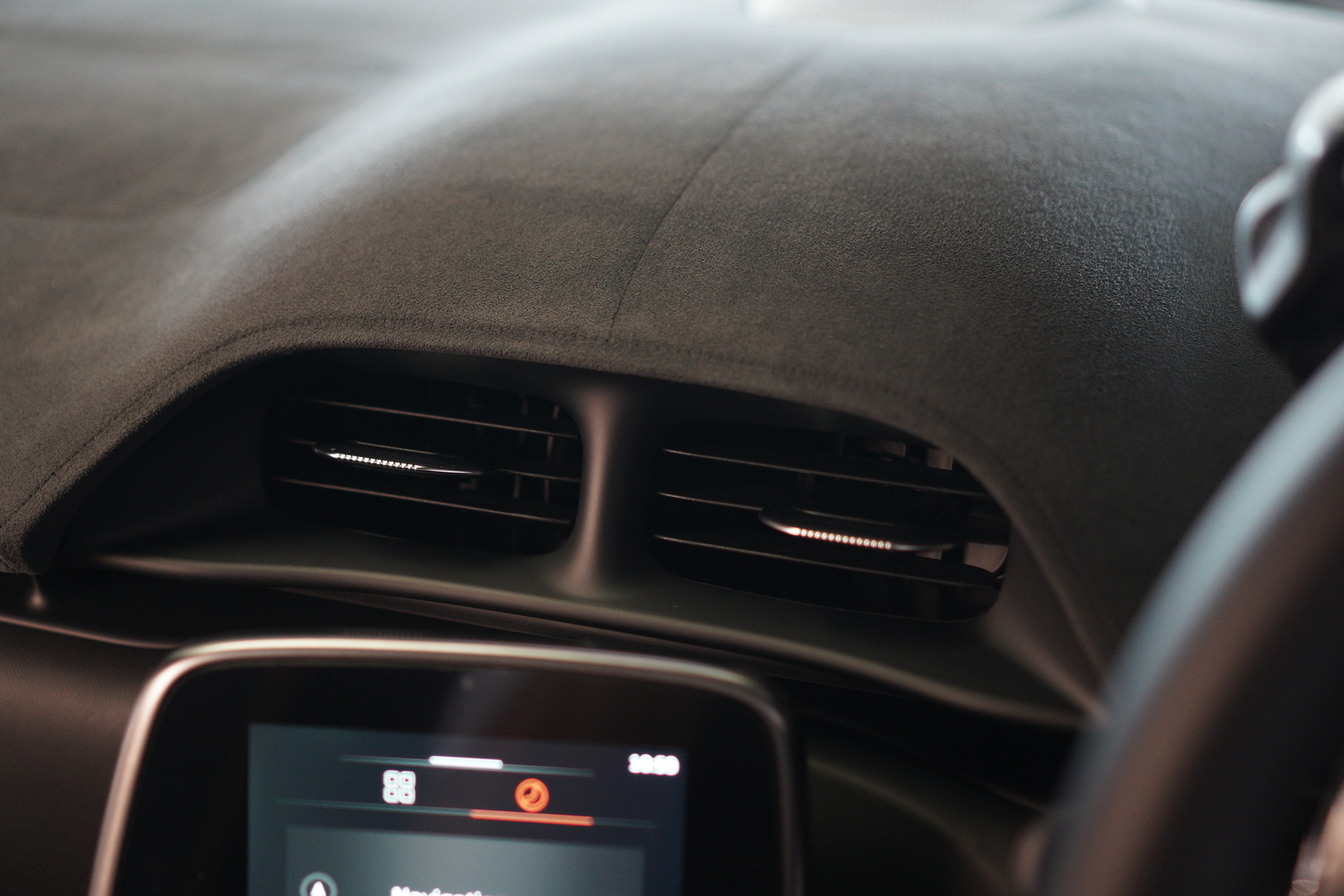 MCLAREN ARTURA view 7