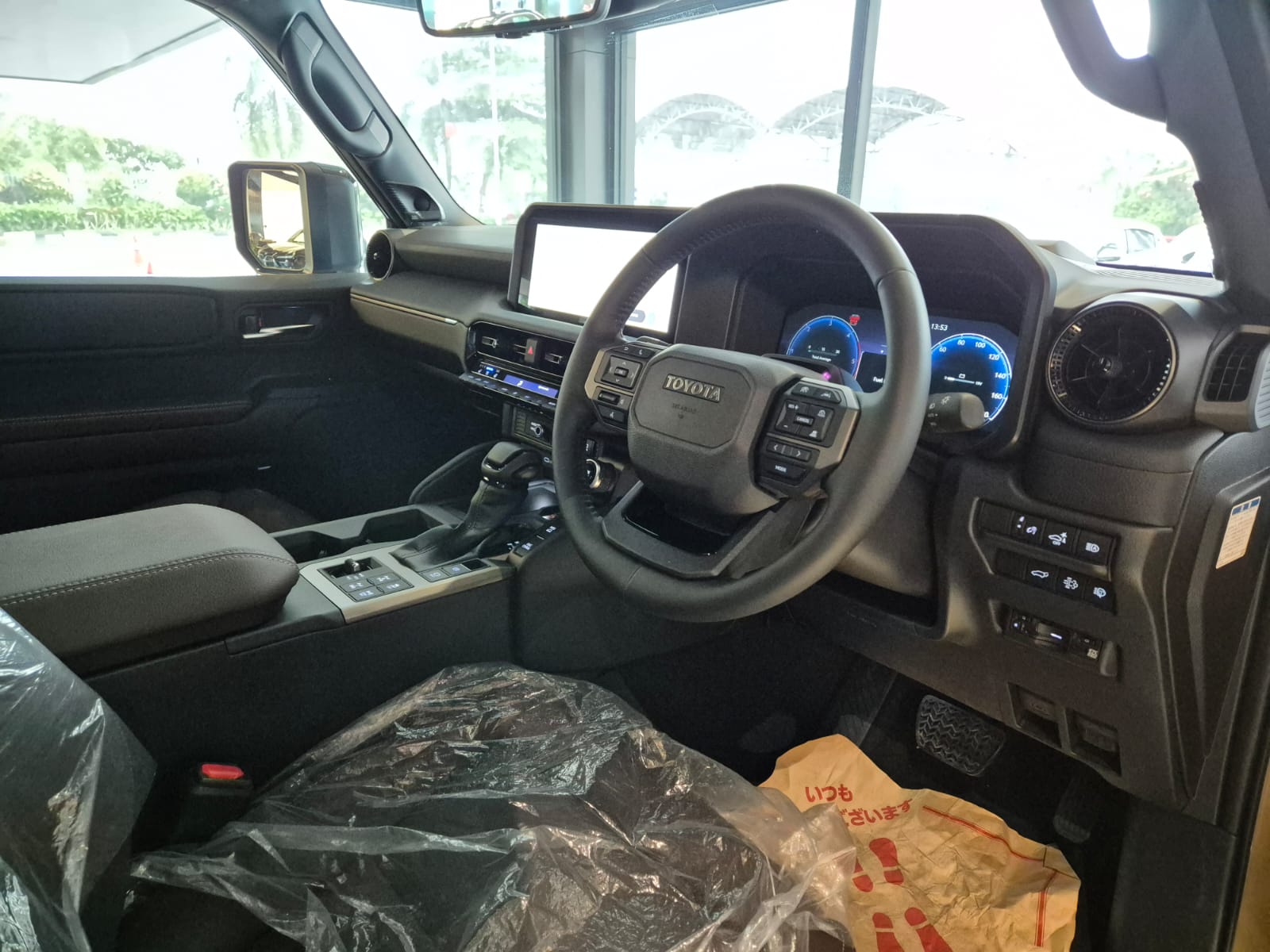 TOYOTA LAND CRUISER 250 ZX view 6