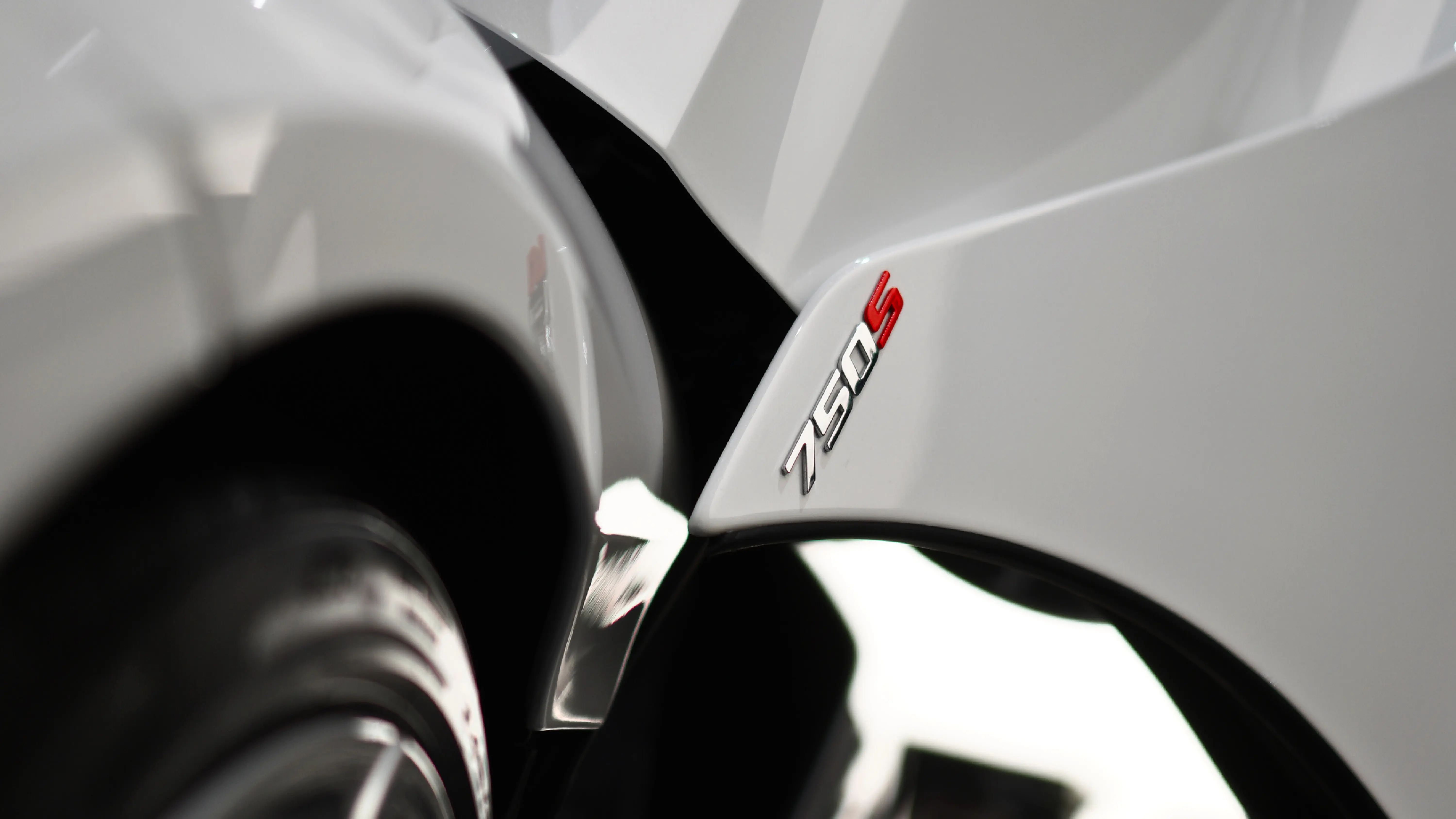 MCLAREN 750S SPIDER view 8