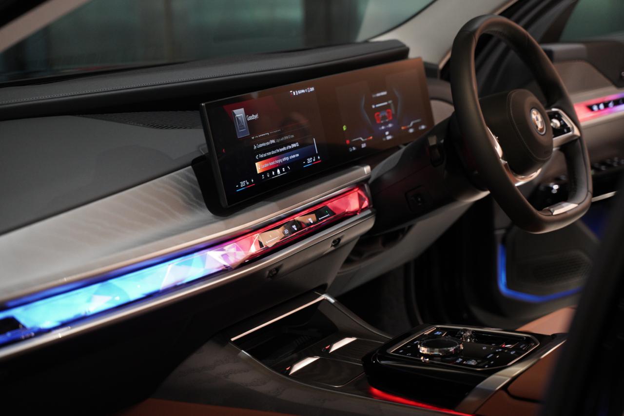 BMW EDRIVE50 PINNACLE view 8