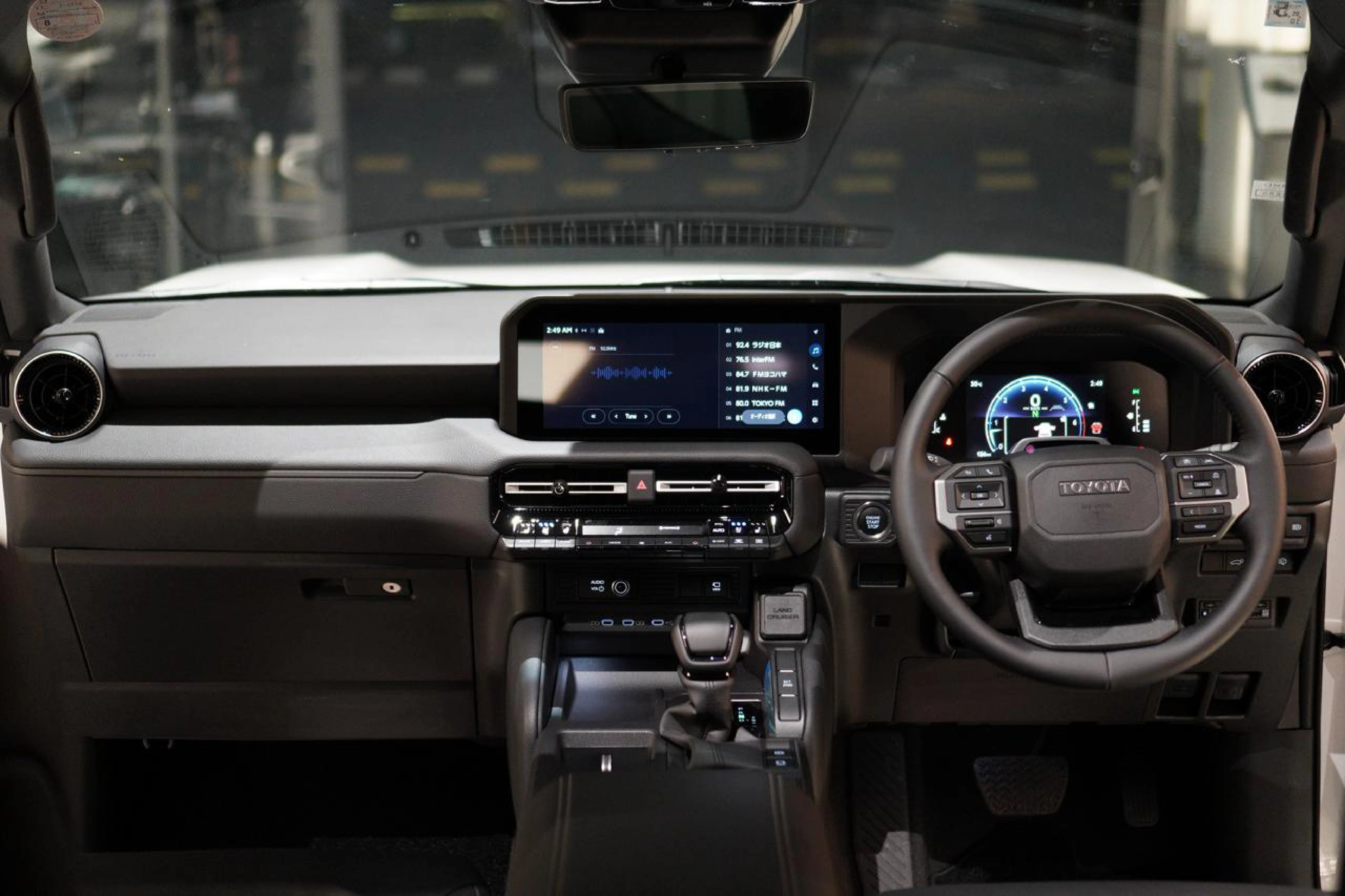 TOYOTA LAND CRUISER 250 VX view 13