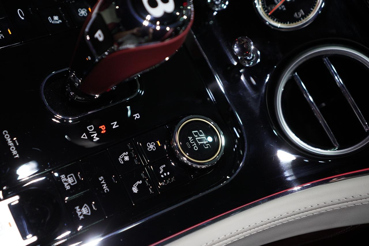 BENTLEY CONTINENTAL GT AZURE V8 view 12