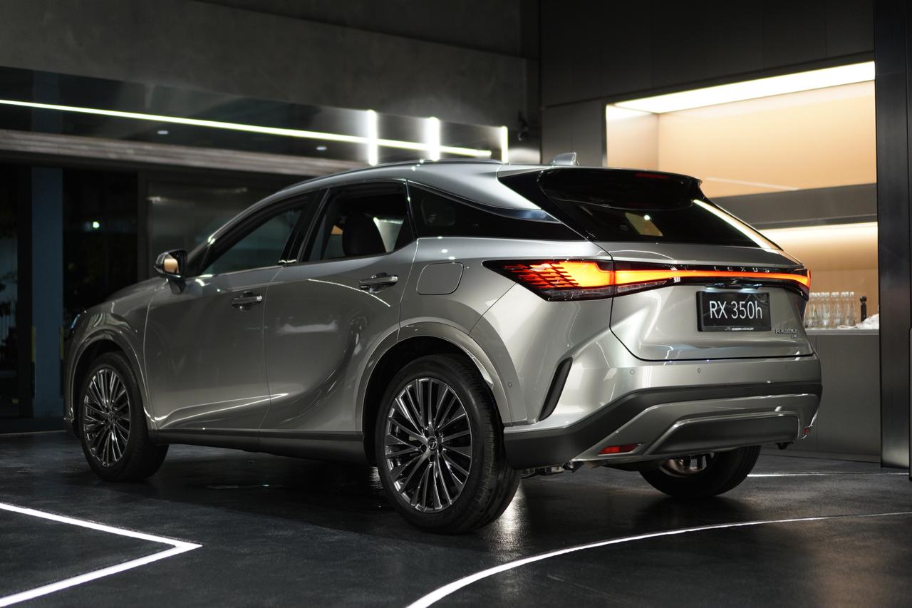 LEXUS RX350H LUXURY view 17