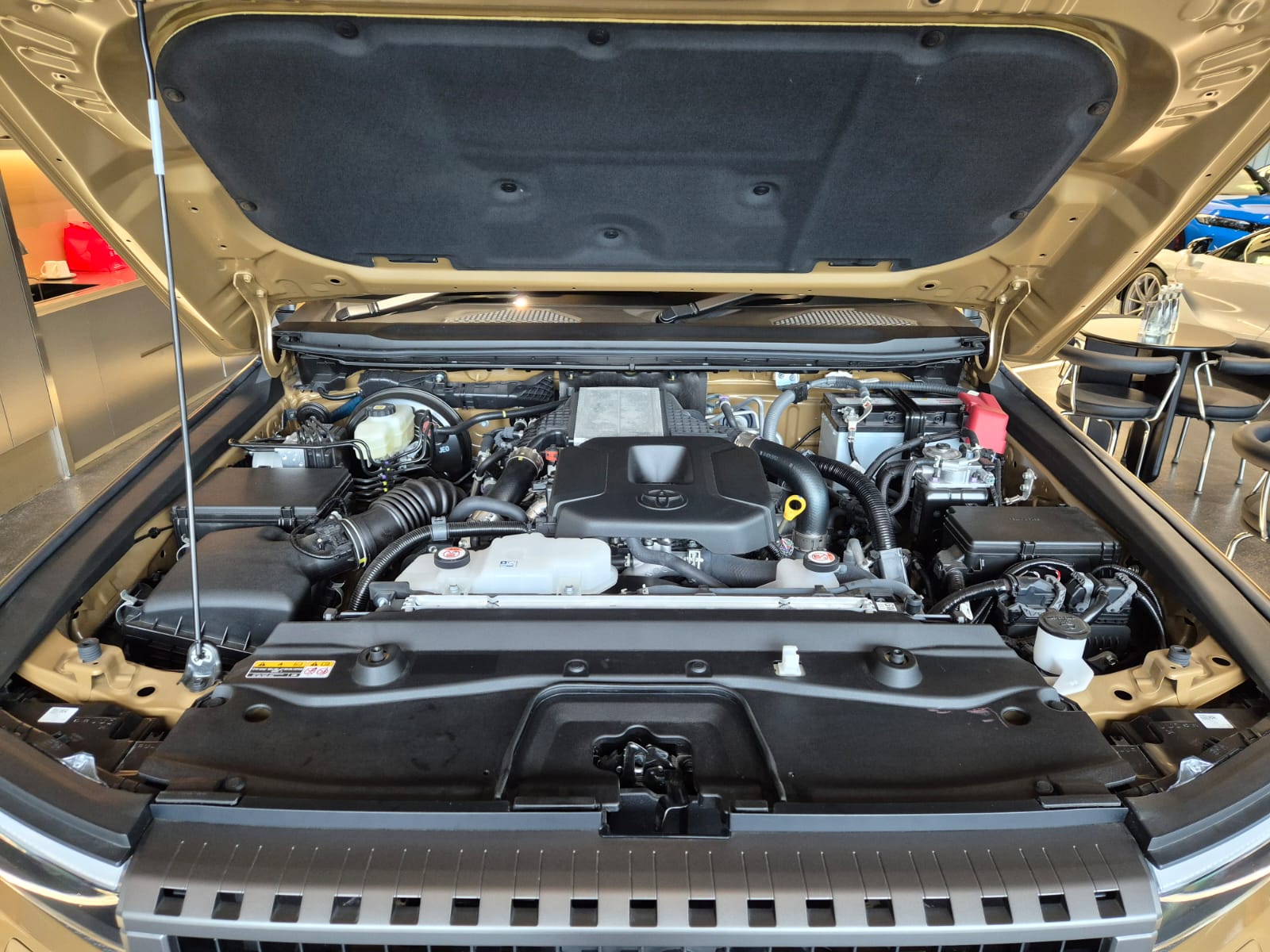 TOYOTA LAND CRUISER 250 ZX view 5