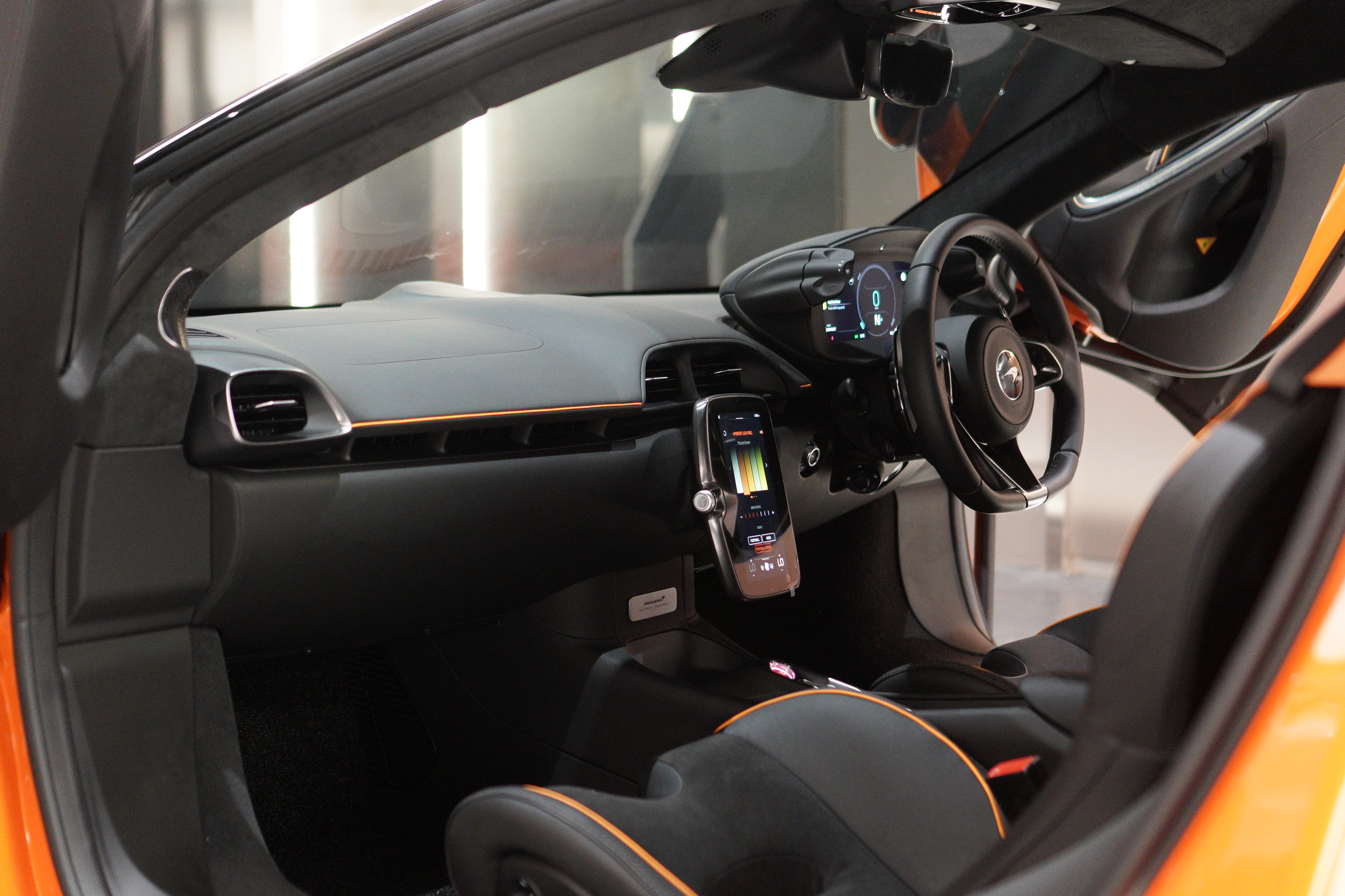 MCLAREN ARTURA view 7