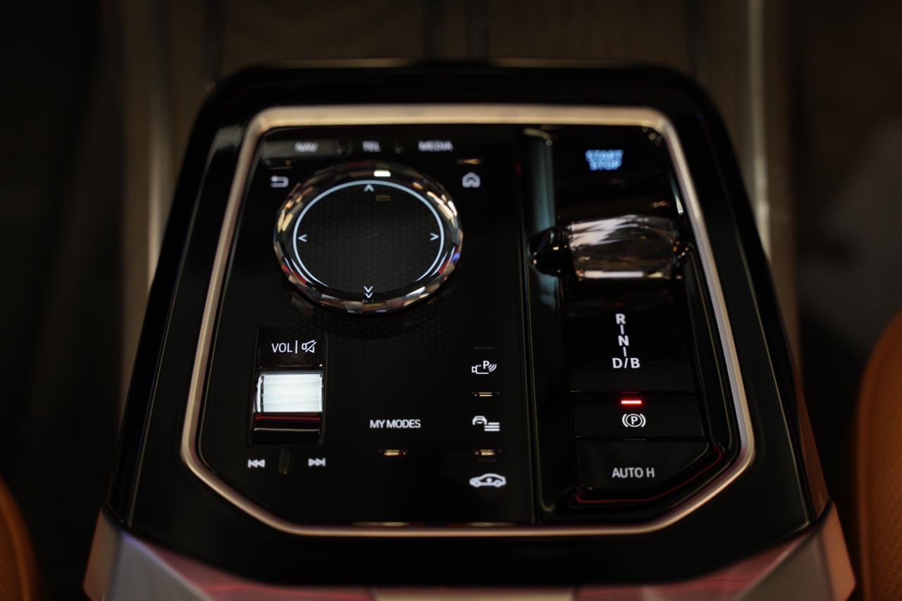 BMW EDRIVE50 PINNACLE view 11
