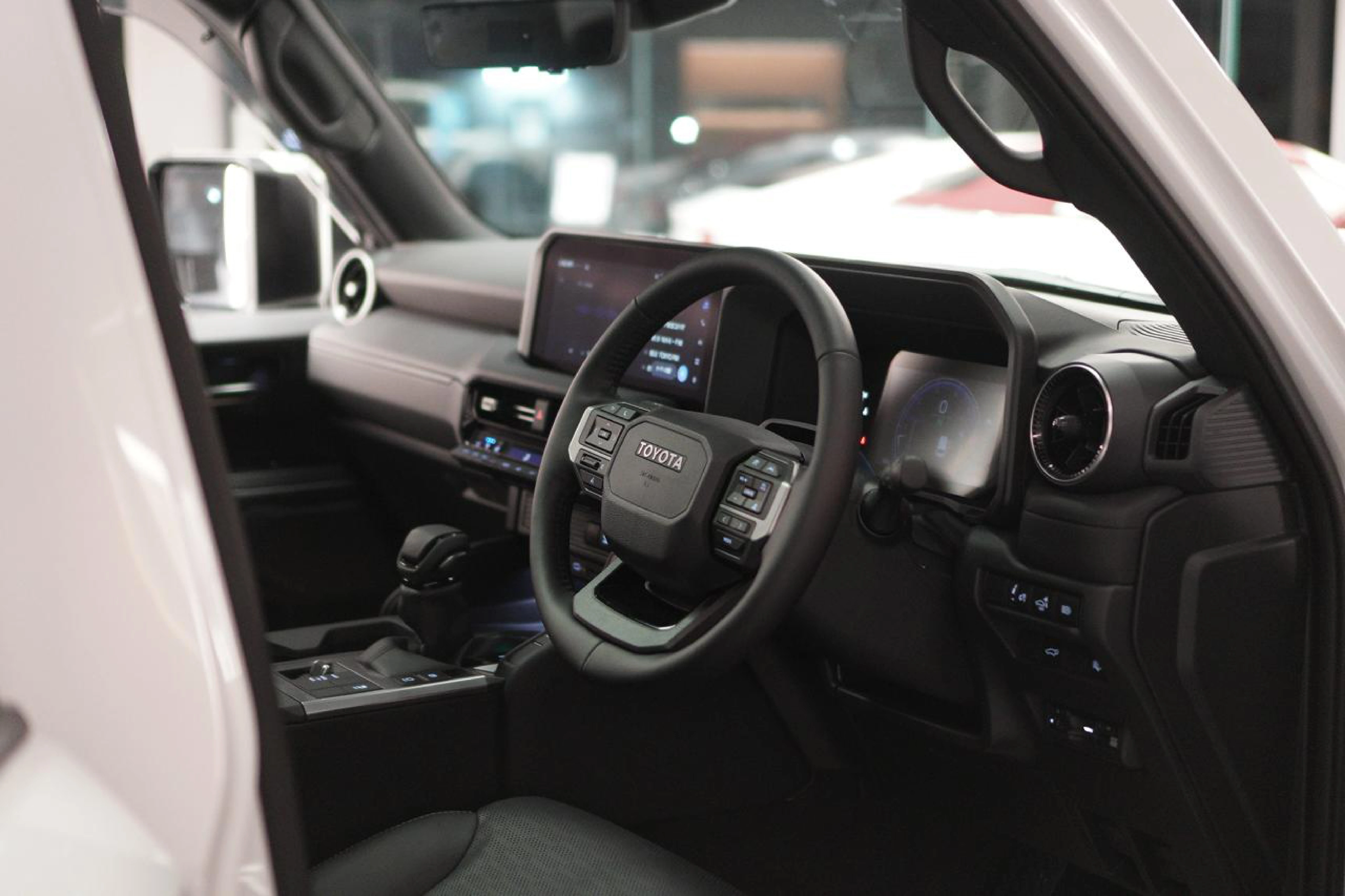 TOYOTA LAND CRUISER 250 VX view 11