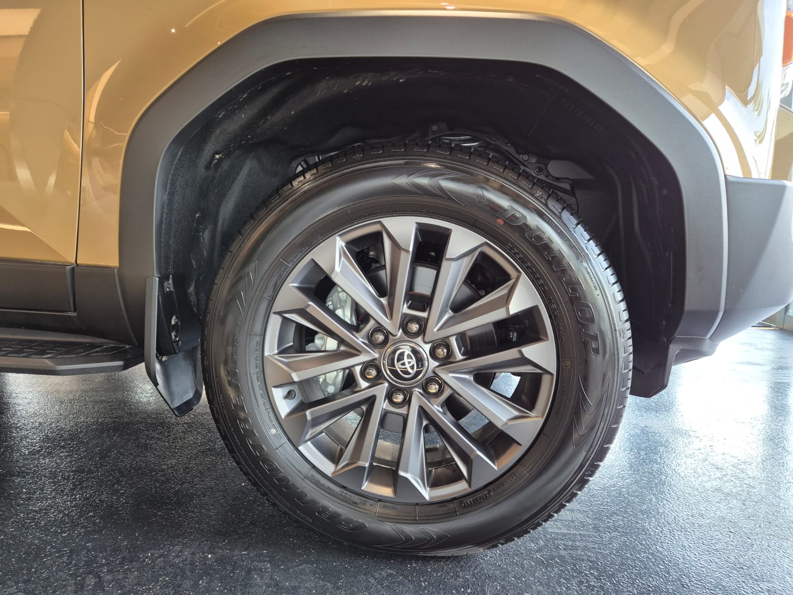 TOYOTA LAND CRUISER 250 ZX view 18