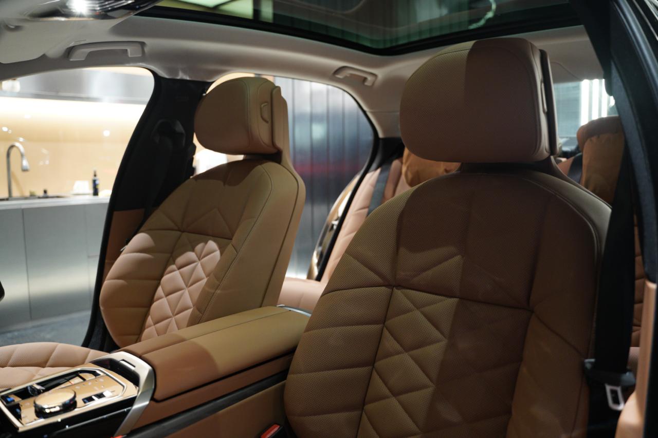 BMW EDRIVE50 PINNACLE view 14