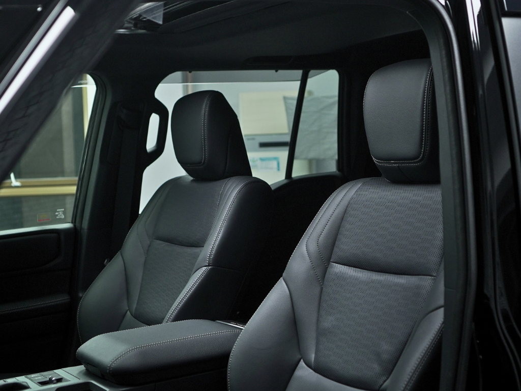 TOYOTA LAND CRUISER 250 VX view 13