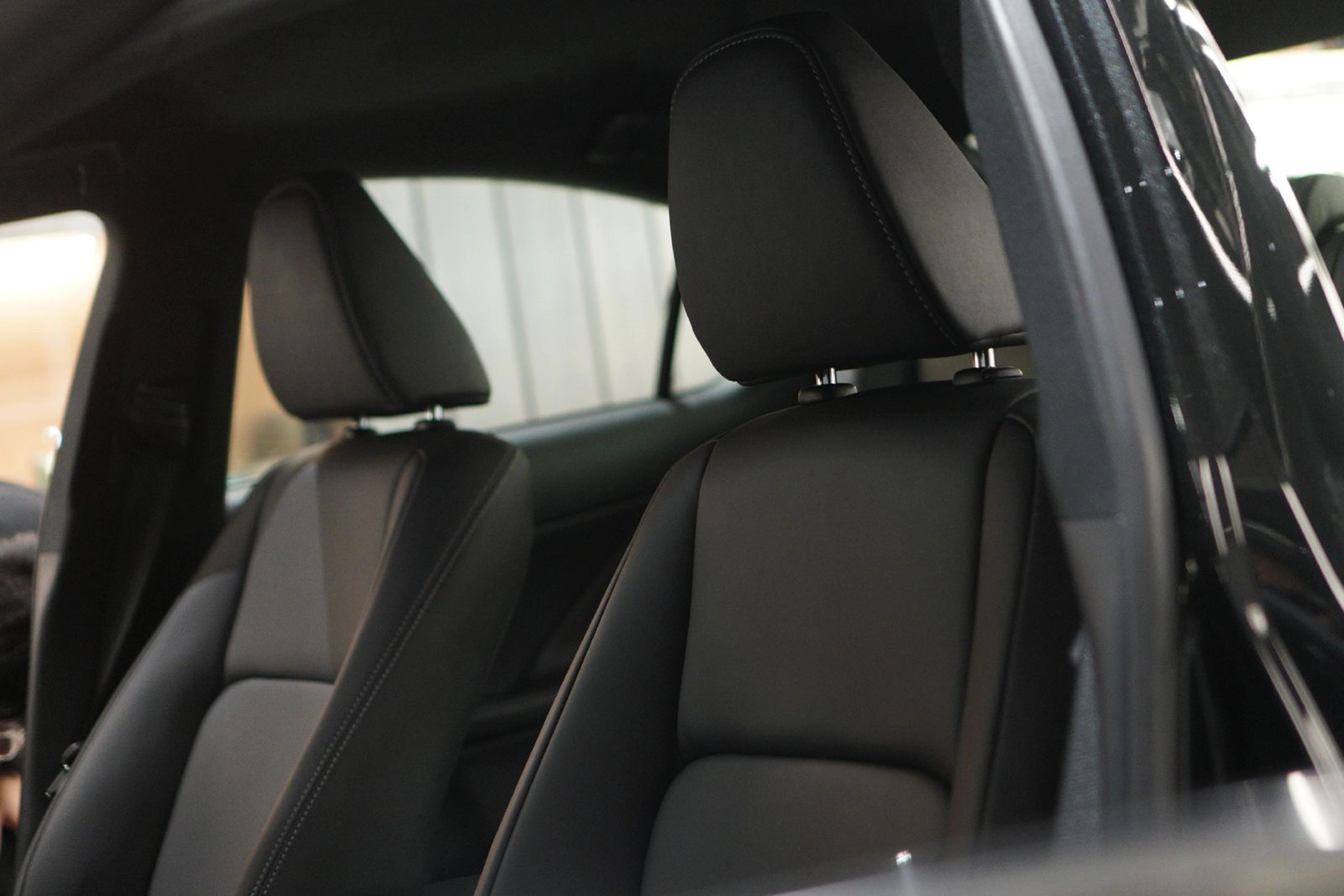 LEXUS IS 300H EXECUTIVE view 9