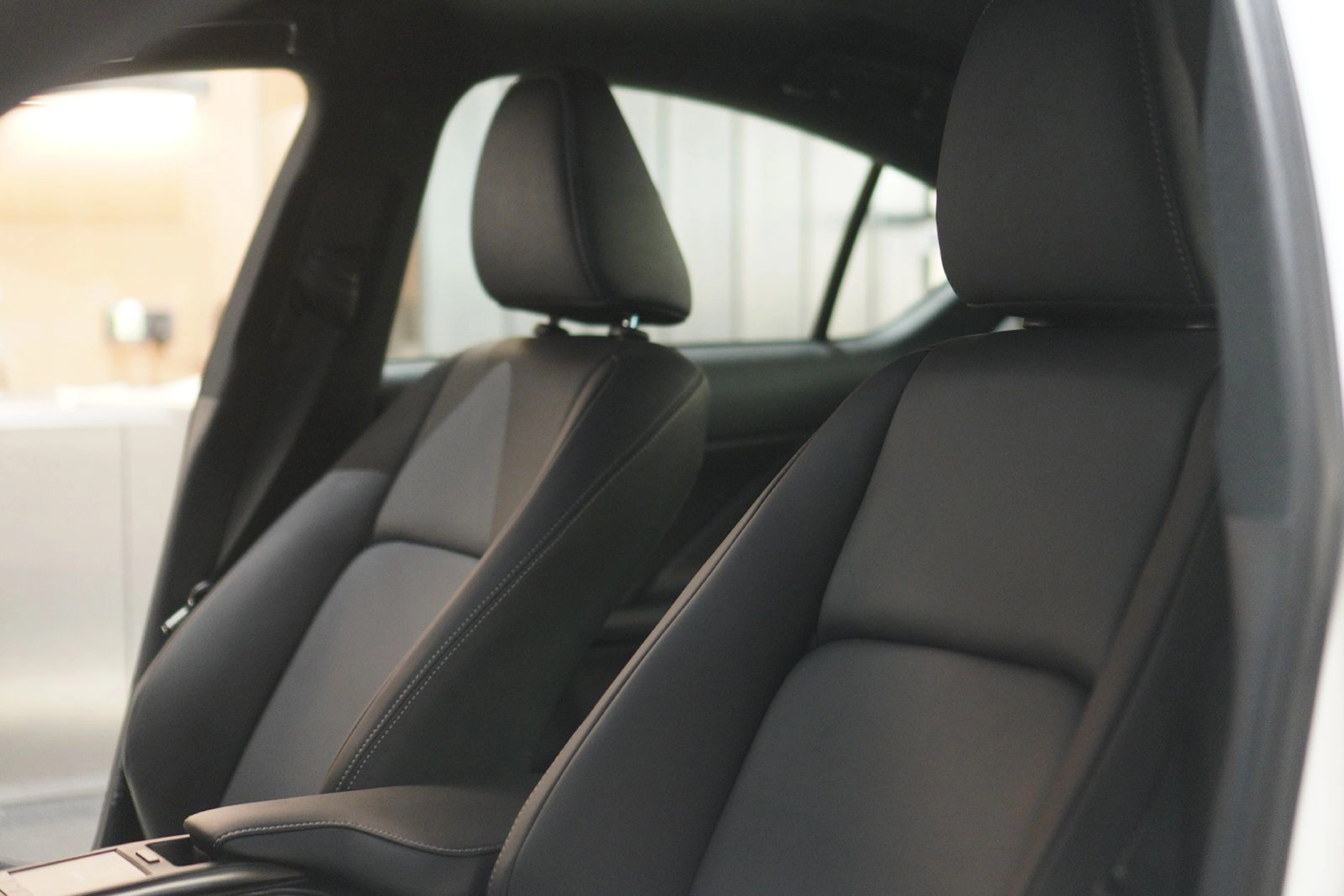 LEXUS IS 300H EXECUTIVE view 7