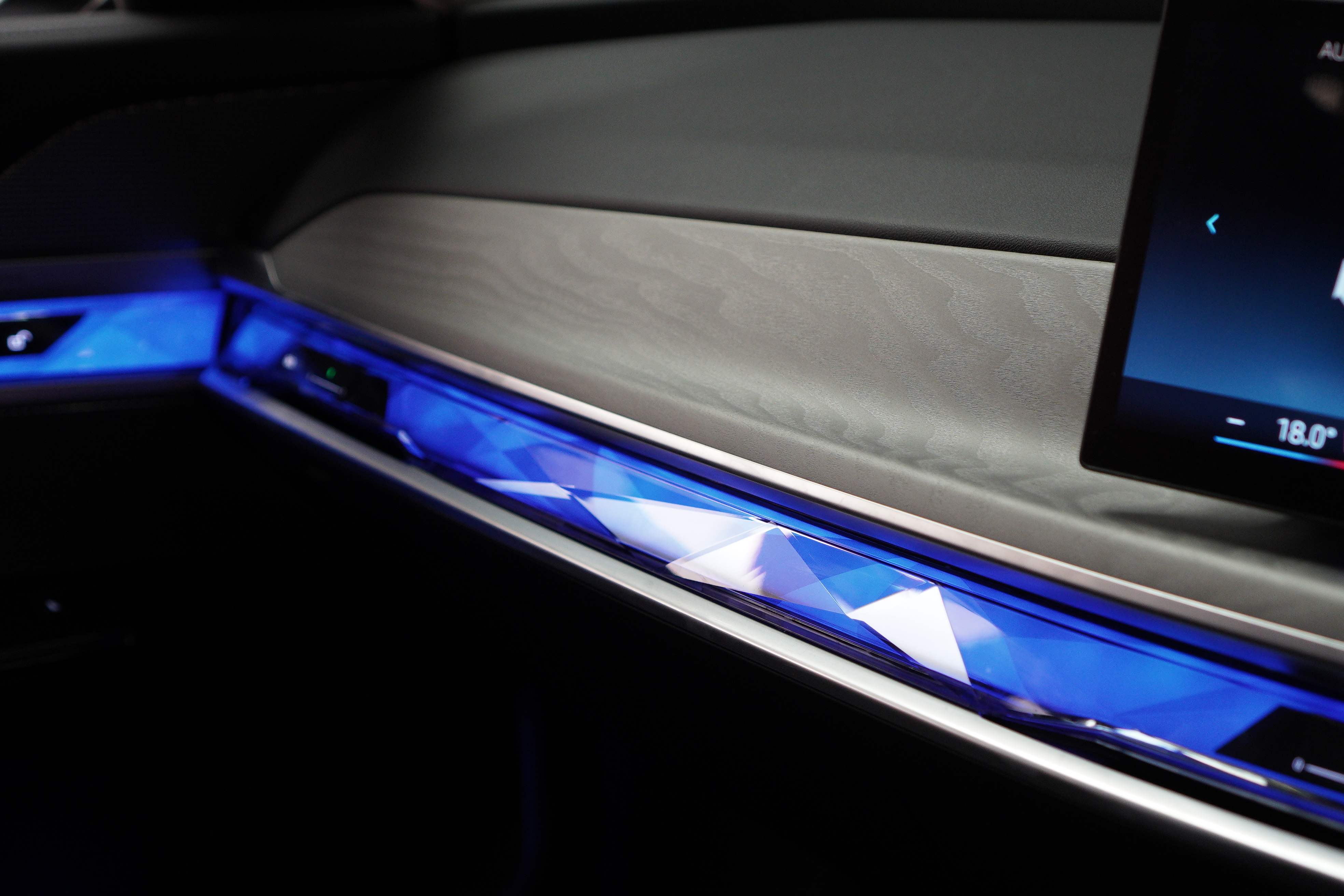 BMW i7 XDRIVE60 view 11
